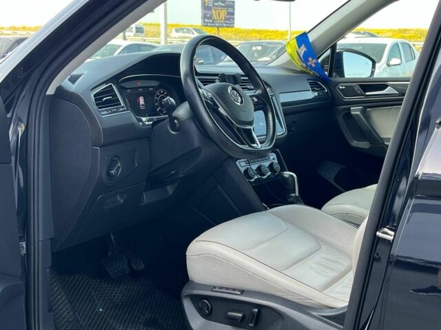 Черный Фольксваген Тигуан, объемом двигателя 2 л и пробегом 161 тыс. км за 25690 $, фото 14 на Automoto.ua