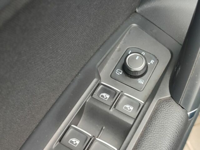 Чорний Фольксваген Тігуан, об'ємом двигуна 2 л та пробігом 260 тис. км за 24950 $, фото 13 на Automoto.ua