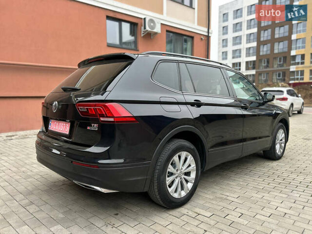 Черный Фольксваген Тигуан, объемом двигателя 2 л и пробегом 105 тыс. км за 16350 $, фото 9 на Automoto.ua
