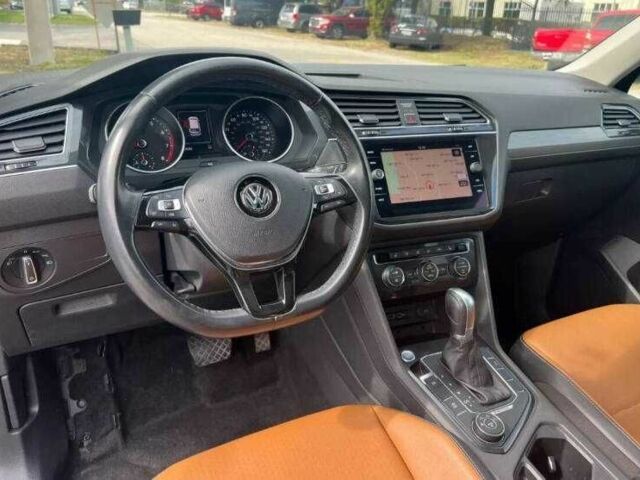 Чорний Фольксваген Тігуан, об'ємом двигуна 2 л та пробігом 34 тис. км за 4600 $, фото 7 на Automoto.ua