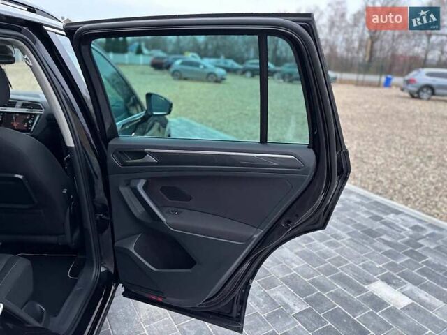Чорний Фольксваген Тігуан, об'ємом двигуна 1.98 л та пробігом 235 тис. км за 21799 $, фото 29 на Automoto.ua