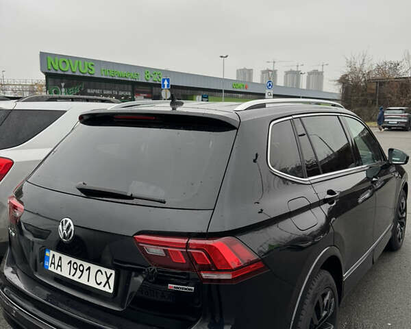 Черный Фольксваген Тигуан, объемом двигателя 2 л и пробегом 92 тыс. км за 21900 $, фото 8 на Automoto.ua