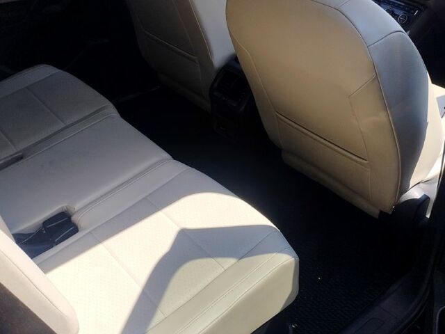 Черный Фольксваген Тигуан, объемом двигателя 2 л и пробегом 165 тыс. км за 16500 $, фото 8 на Automoto.ua