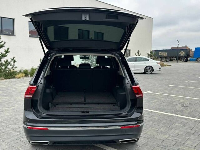 Чорний Фольксваген Тігуан, об'ємом двигуна 2 л та пробігом 271 тис. км за 16499 $, фото 14 на Automoto.ua