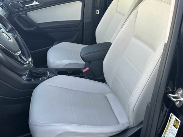 Черный Фольксваген Тигуан, объемом двигателя 2 л и пробегом 109 тыс. км за 11800 $, фото 17 на Automoto.ua