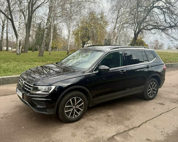 Чорний Фольксваген Тігуан, об'ємом двигуна 2 л та пробігом 159 тис. км за 19000 $, фото 7 на Automoto.ua