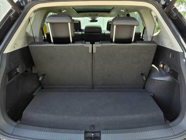 Чорний Фольксваген Тігуан, об'ємом двигуна 2 л та пробігом 41 тис. км за 13200 $, фото 12 на Automoto.ua