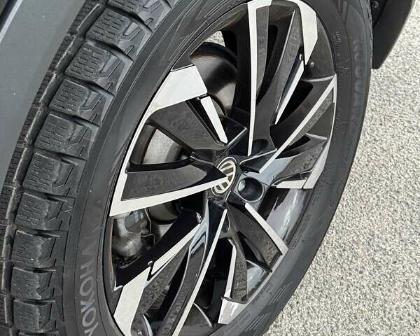 Чорний Фольксваген Тігуан, об'ємом двигуна 2 л та пробігом 74 тис. км за 19900 $, фото 38 на Automoto.ua