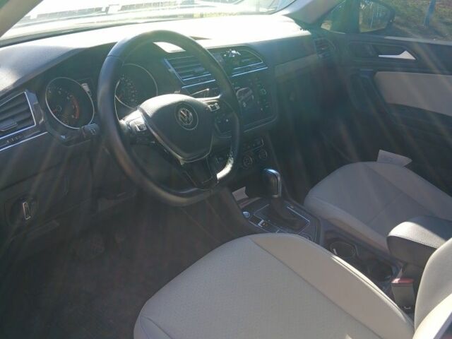 Черный Фольксваген Тигуан, объемом двигателя 2 л и пробегом 77 тыс. км за 503 $, фото 6 на Automoto.ua