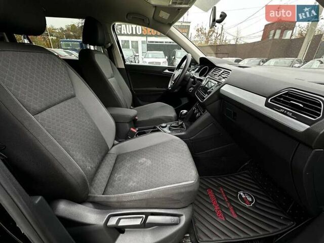 Черный Фольксваген Тигуан, объемом двигателя 1.98 л и пробегом 125 тыс. км за 19500 $, фото 18 на Automoto.ua