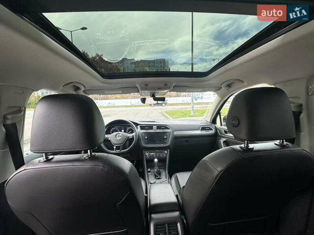 Черный Фольксваген Тигуан, объемом двигателя 2 л и пробегом 43 тыс. км за 19650 $, фото 22 на Automoto.ua