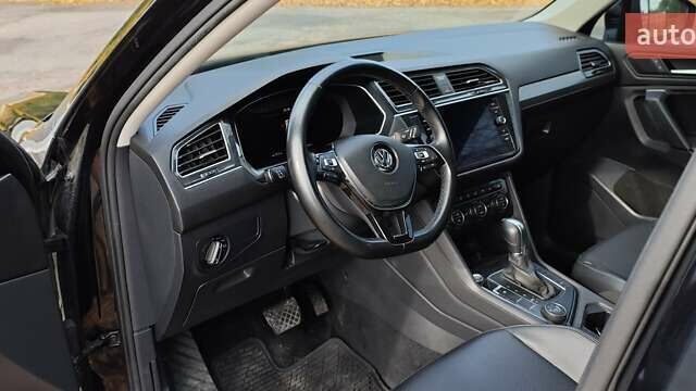 Чорний Фольксваген Тігуан, об'ємом двигуна 1.98 л та пробігом 314 тис. км за 15200 $, фото 33 на Automoto.ua