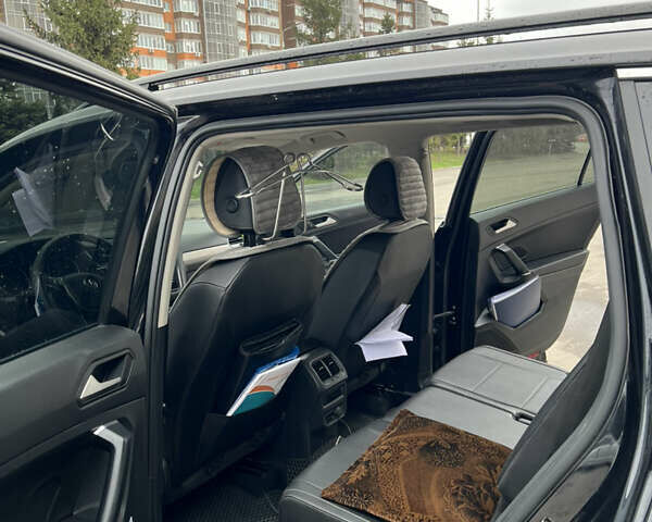 Черный Фольксваген Тигуан, объемом двигателя 2 л и пробегом 130 тыс. км за 18500 $, фото 16 на Automoto.ua