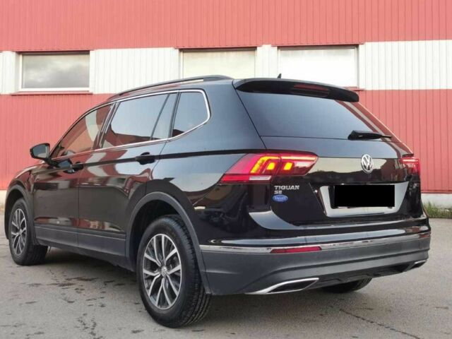 Черный Фольксваген Тигуан, объемом двигателя 2 л и пробегом 78 тыс. км за 14900 $, фото 3 на Automoto.ua