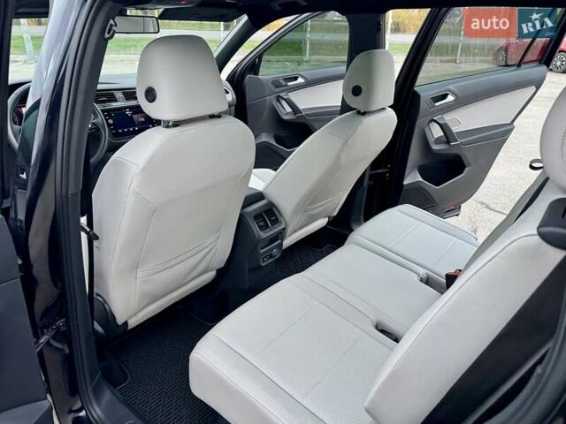 Чорний Фольксваген Тігуан, об'ємом двигуна 2 л та пробігом 74 тис. км за 19900 $, фото 27 на Automoto.ua