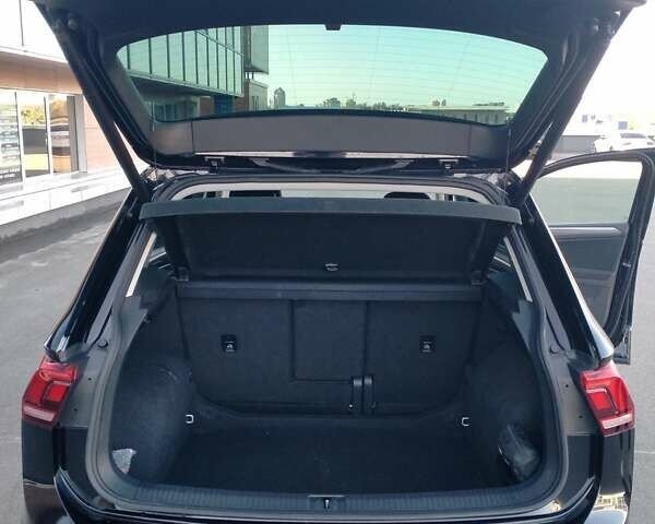 Чорний Фольксваген Тігуан, об'ємом двигуна 1.97 л та пробігом 197 тис. км за 23000 $, фото 10 на Automoto.ua