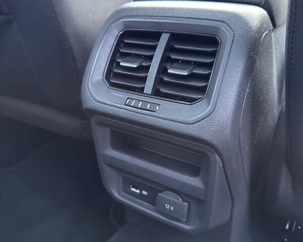 Черный Фольксваген Тигуан, объемом двигателя 2 л и пробегом 231 тыс. км за 16300 $, фото 13 на Automoto.ua