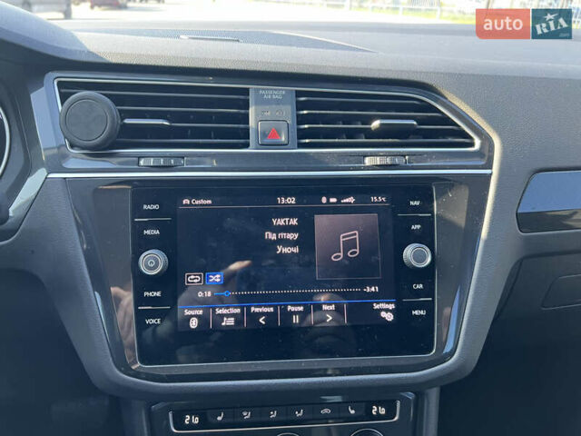 Черный Фольксваген Тигуан, объемом двигателя 2 л и пробегом 67 тыс. км за 26500 $, фото 32 на Automoto.ua