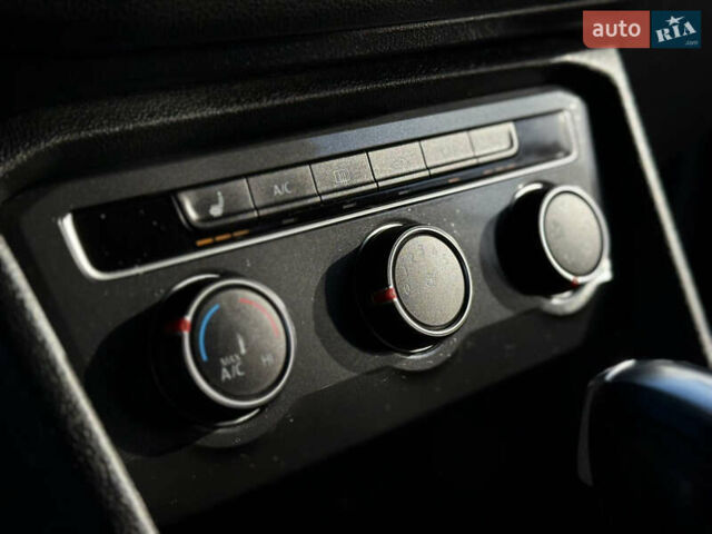 Черный Фольксваген Тигуан, объемом двигателя 2 л и пробегом 70 тыс. км за 16700 $, фото 15 на Automoto.ua