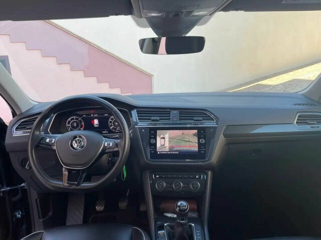 Черный Фольксваген Тигуан, объемом двигателя 2 л и пробегом 35 тыс. км за 17800 $, фото 9 на Automoto.ua