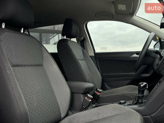 Черный Фольксваген Тигуан, объемом двигателя 1.98 л и пробегом 272 тыс. км за 16200 $, фото 14 на Automoto.ua