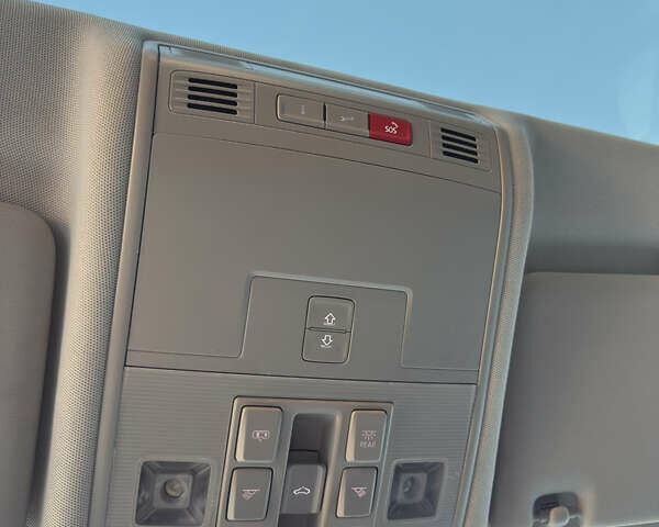 Черный Фольксваген Тигуан, объемом двигателя 2 л и пробегом 231 тыс. км за 16300 $, фото 23 на Automoto.ua