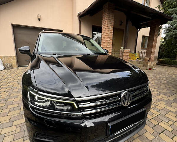 Черный Фольксваген Тигуан, объемом двигателя 1.98 л и пробегом 103 тыс. км за 31000 $, фото 3 на Automoto.ua