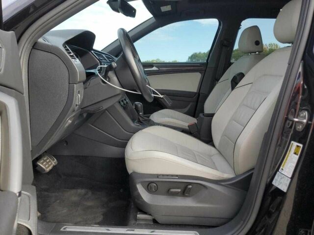 Черный Фольксваген Тигуан, объемом двигателя 0 л и пробегом 29 тыс. км за 12000 $, фото 6 на Automoto.ua