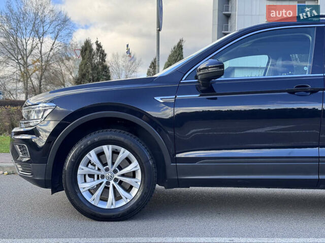Чорний Фольксваген Тігуан, об'ємом двигуна 2 л та пробігом 109 тис. км за 18950 $, фото 8 на Automoto.ua