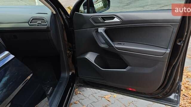 Чорний Фольксваген Тігуан, об'ємом двигуна 1.98 л та пробігом 314 тис. км за 15200 $, фото 37 на Automoto.ua