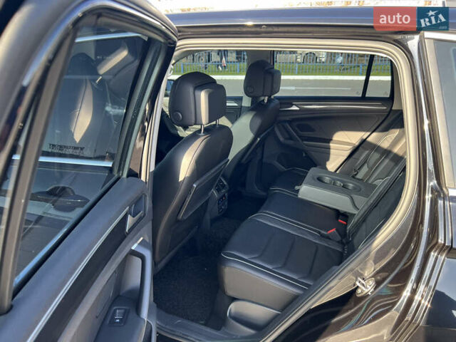 Черный Фольксваген Тигуан, объемом двигателя 2 л и пробегом 67 тыс. км за 26500 $, фото 22 на Automoto.ua