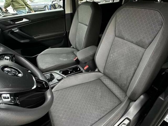 Черный Фольксваген Тигуан, объемом двигателя 1.98 л и пробегом 125 тыс. км за 19500 $, фото 11 на Automoto.ua