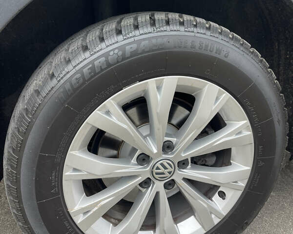 Черный Фольксваген Тигуан, объемом двигателя 1.98 л и пробегом 129 тыс. км за 18500 $, фото 28 на Automoto.ua