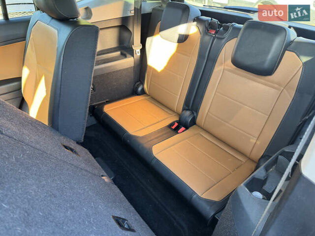 Черный Фольксваген Тигуан, объемом двигателя 2 л и пробегом 133 тыс. км за 11900 $, фото 39 на Automoto.ua