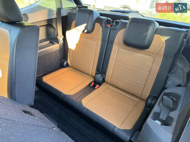 Черный Фольксваген Тигуан, объемом двигателя 2 л и пробегом 133 тыс. км за 11900 $, фото 40 на Automoto.ua