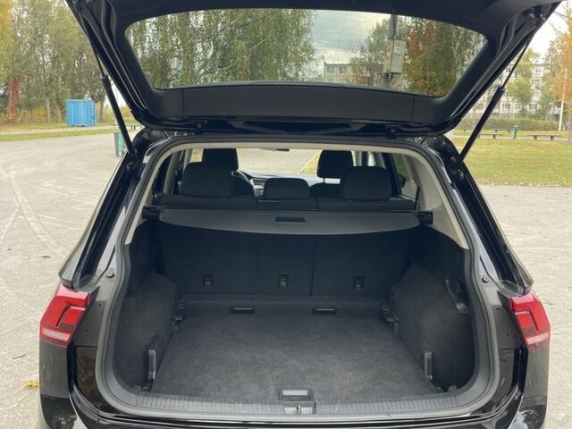 Черный Фольксваген Тигуан, объемом двигателя 2 л и пробегом 129 тыс. км за 19000 $, фото 19 на Automoto.ua