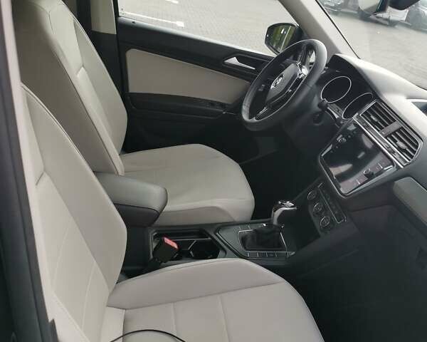 Черный Фольксваген Тигуан, объемом двигателя 2 л и пробегом 87 тыс. км за 20300 $, фото 7 на Automoto.ua