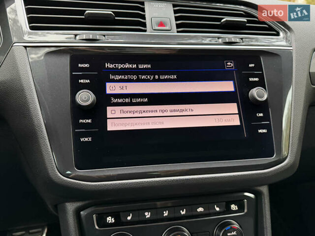 Фольксваген Тигуан 2019 в Киеве на Automoto.ua Черный Фольксваген Тигуан, объемом двигателя 2 л и пробегом 120 тыс. км за 32799 $, фото 90 на Automoto.ua