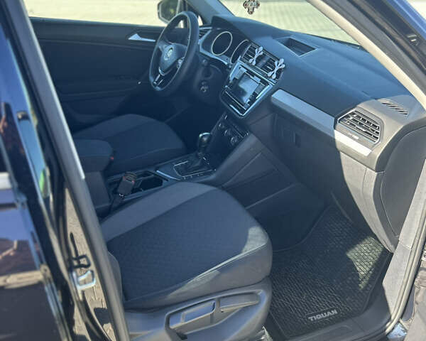 Чорний Фольксваген Тігуан, об'ємом двигуна 2 л та пробігом 76 тис. км за 18900 $, фото 13 на Automoto.ua