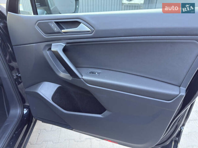 Черный Фольксваген Тигуан, объемом двигателя 2 л и пробегом 231 тыс. км за 16300 $, фото 19 на Automoto.ua