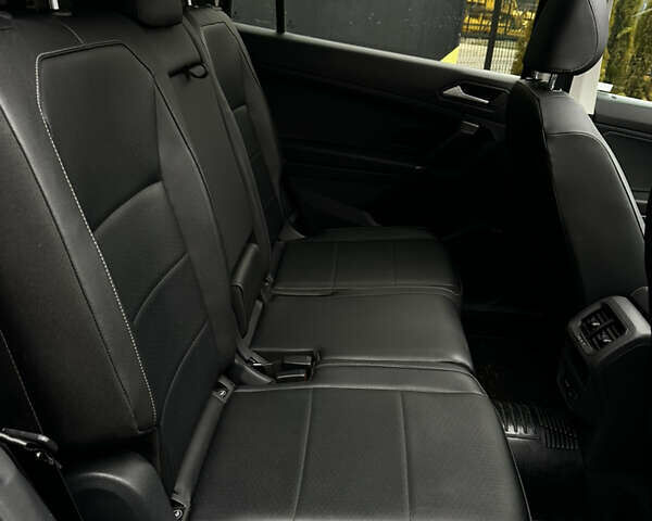 Черный Фольксваген Тигуан, объемом двигателя 1.98 л и пробегом 40 тыс. км за 21500 $, фото 15 на Automoto.ua