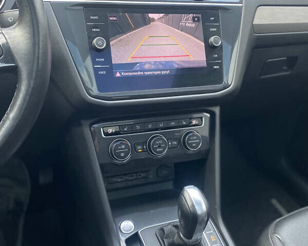 Черный Фольксваген Тигуан, объемом двигателя 1.98 л и пробегом 135 тыс. км за 19500 $, фото 10 на Automoto.ua