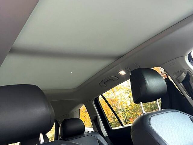 Черный Фольксваген Тигуан, объемом двигателя 2 л и пробегом 133 тыс. км за 22000 $, фото 13 на Automoto.ua