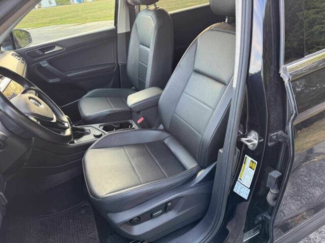 Черный Фольксваген Тигуан, объемом двигателя 2 л и пробегом 43 тыс. км за 11400 $, фото 9 на Automoto.ua