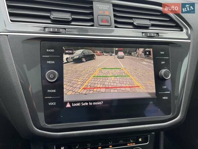 Чорний Фольксваген Тігуан, об'ємом двигуна 2 л та пробігом 124 тис. км за 19500 $, фото 61 на Automoto.ua