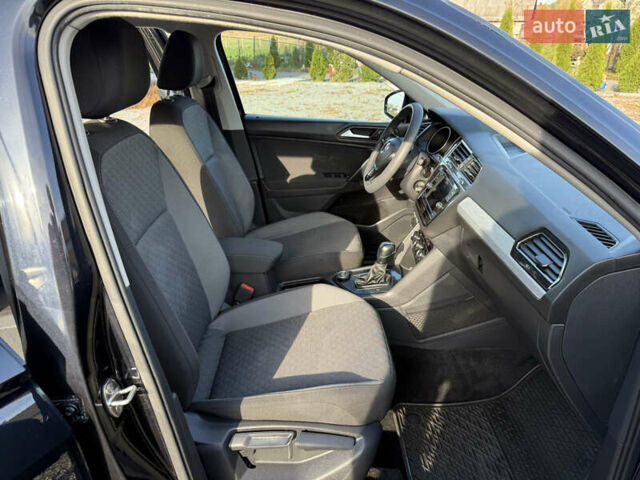 Черный Фольксваген Тигуан, объемом двигателя 2 л и пробегом 70 тыс. км за 16700 $, фото 14 на Automoto.ua