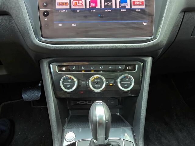 Чорний Фольксваген Тігуан, об'ємом двигуна 2 л та пробігом 41 тис. км за 13200 $, фото 9 на Automoto.ua