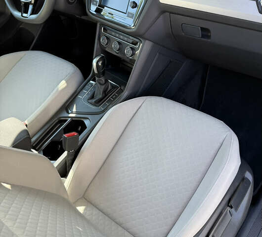 Черный Фольксваген Тигуан, объемом двигателя 2 л и пробегом 55 тыс. км за 19800 $, фото 10 на Automoto.ua