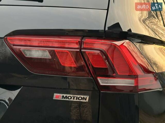 Чорний Фольксваген Тігуан, об'ємом двигуна 2 л та пробігом 200 тис. км за 15900 $, фото 20 на Automoto.ua