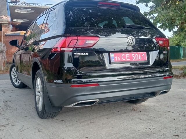 Черный Фольксваген Тигуан, объемом двигателя 2 л и пробегом 122 тыс. км за 19100 $, фото 1 на Automoto.ua